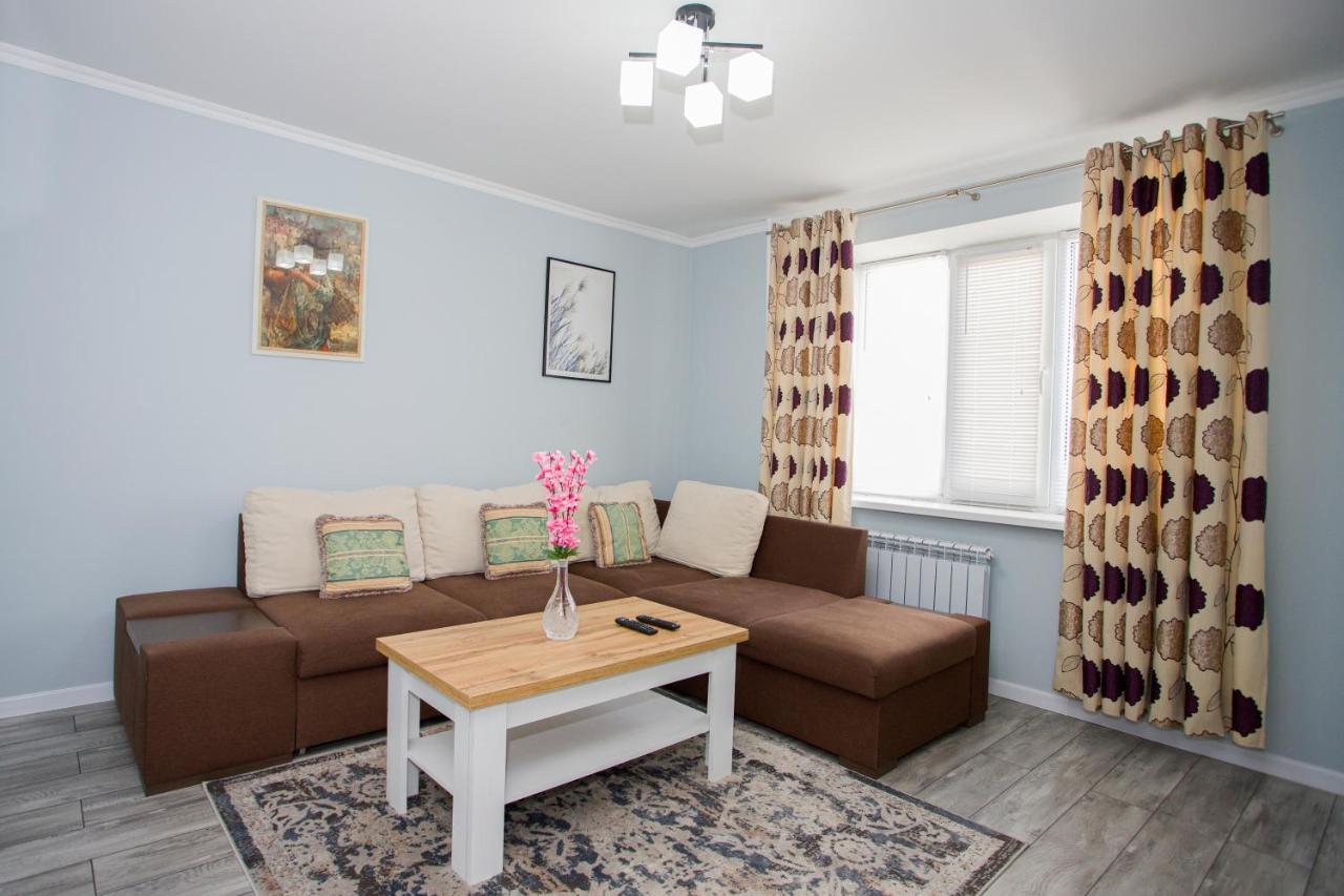 Apartament Curat Si Confortabil Str. Ismail 86 In Centrul Chisinaului Lägenhet Exteriör bild