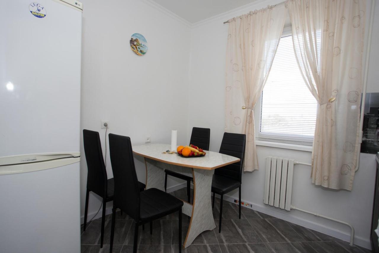 Apartament Curat Si Confortabil Str. Ismail 86 In Centrul Chisinaului Lägenhet Exteriör bild